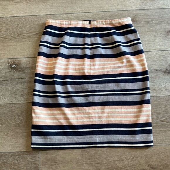 Ann Taylor Skirt Size 0 Striped Zipper Closure - Picture 2 of 4